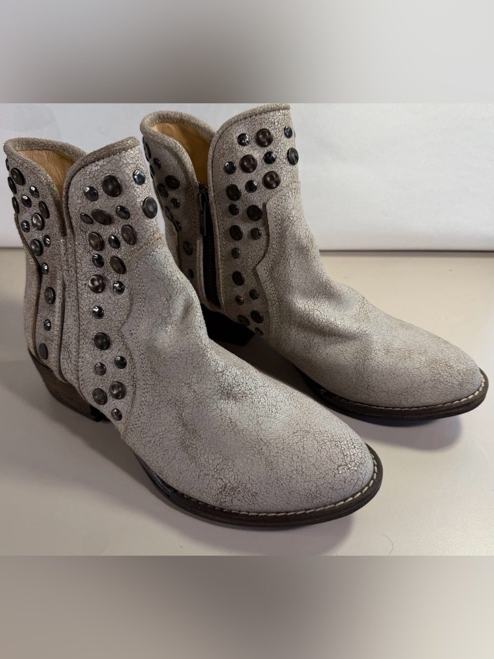 Womans Corkys Girl Grey leather Bootie Sz 8